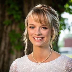 Meet your Posher, Caitlyn